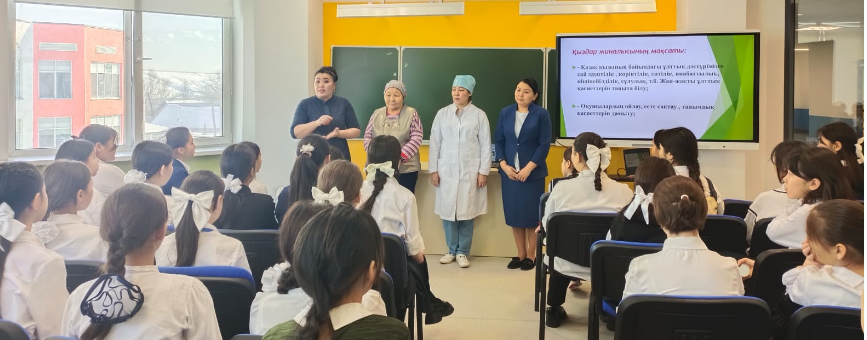 “Қыз намысы-ұлт намысы” тақырыбында қыздар жиналысы өтті.