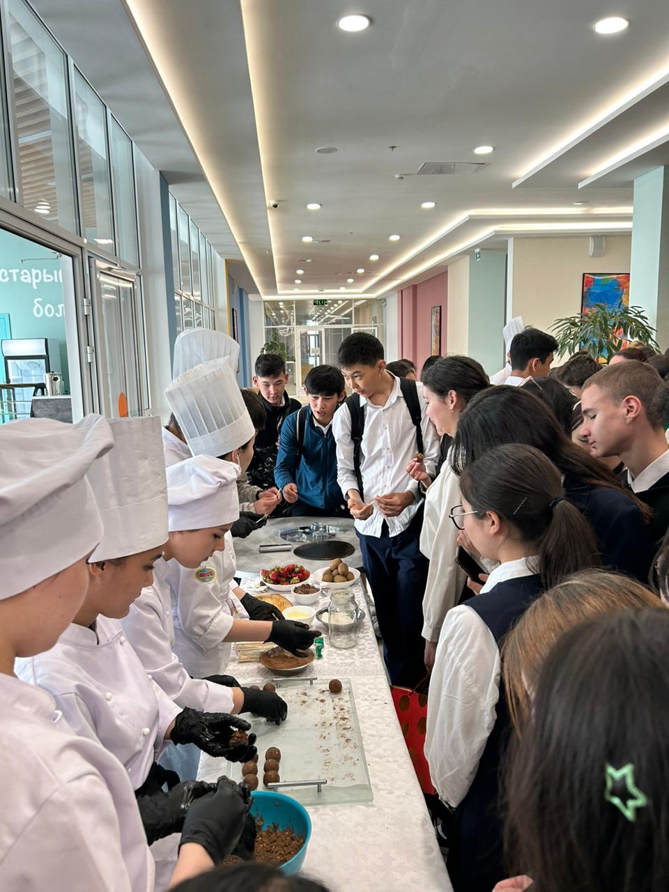 WorldSkills Almaty-2024 жұмыс мамандықтары бойынша өңірлік чемпионатты өткізу сервис және тамақтану индустриясы" мамандықтары