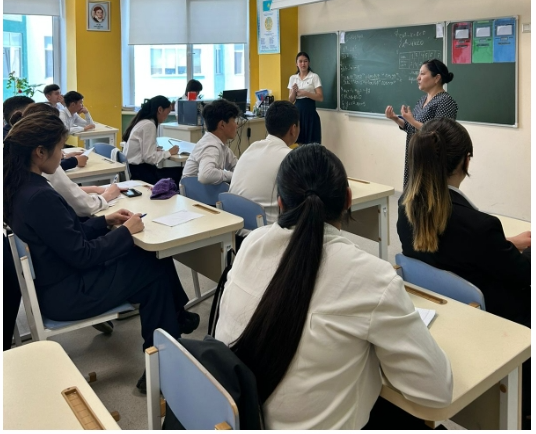 " Қайнар колледжінің белсенді өкілдері келді. "