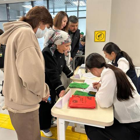 Мектепте "АШЫҚ ЕСІК" күні өткізілді.