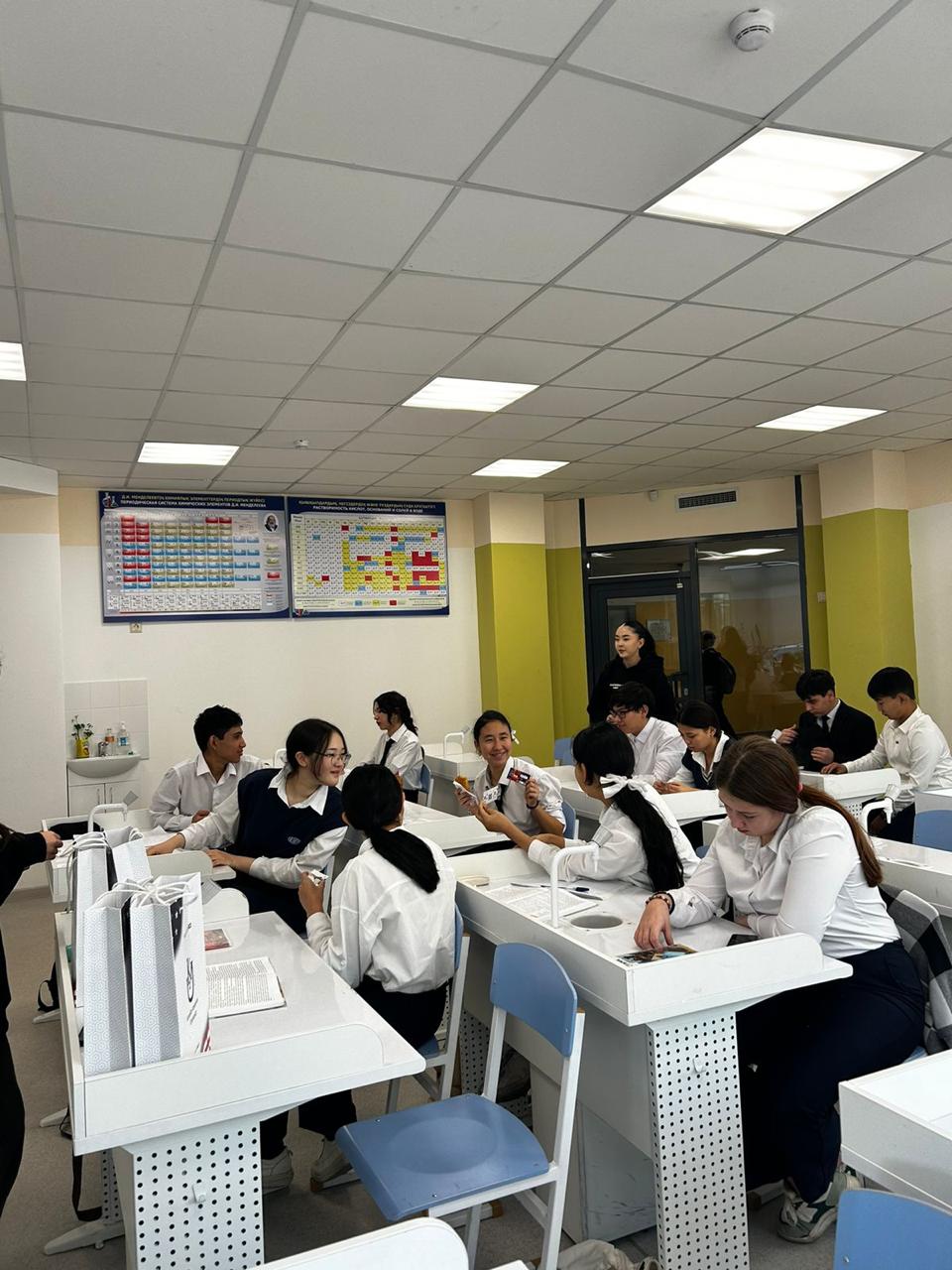 "Қазақ Америка университетінің өкілдері келді. "