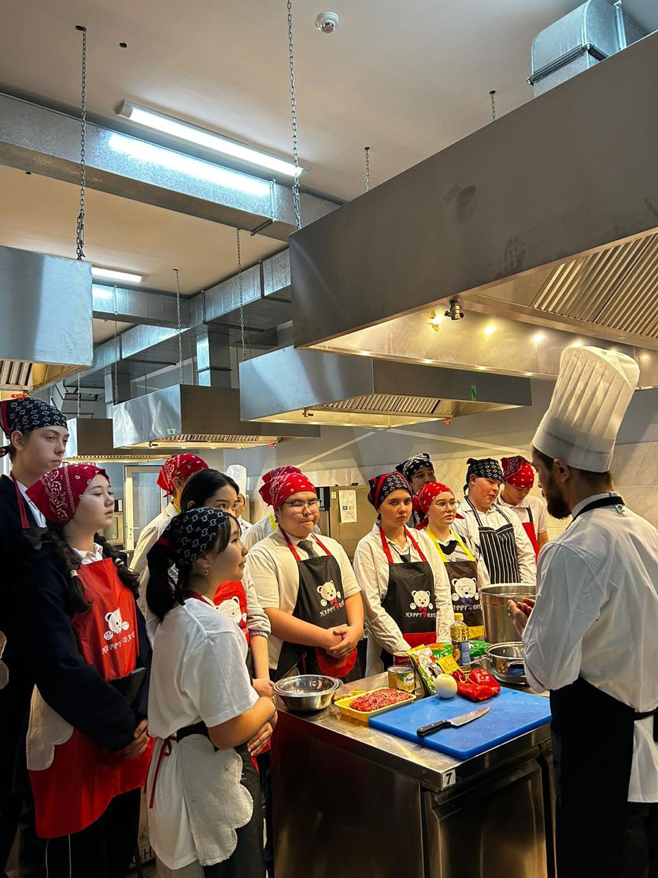 "Алматы сервистік қызмет көрсету колледжінде » өткен, ашық есік күніне барып қайтты.