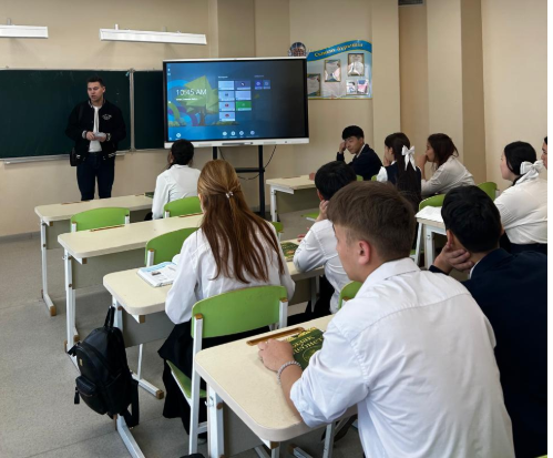 "Халықаралық қазақ-қытай тіл колледжінің өкілдері келді"