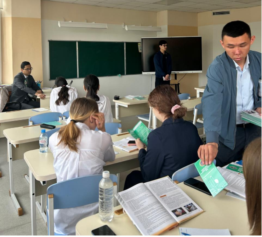 Алматы энергетика және электронды технологиялар колледжінің өкілдері келді