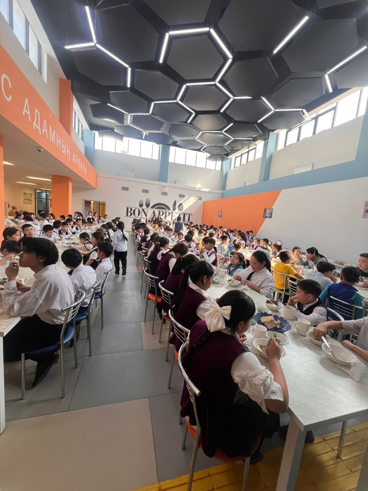 Бракераж комиссиясы асханасының жұмысына тұрақты түрде бақылауды қамтамасыз ету